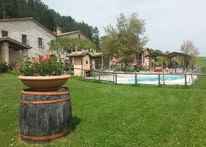 Alloggio per agriturismo Il Casale Società Agricola Semplice Di Barattini Pascucci Doriana E C Pergola